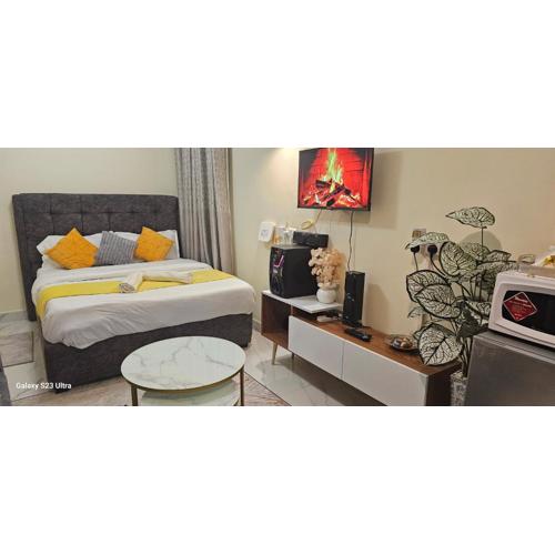 POSH HAVEN Bohemian Style Studio Apartment