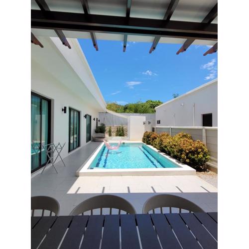 Pranatarn Pool Villa Coral Color