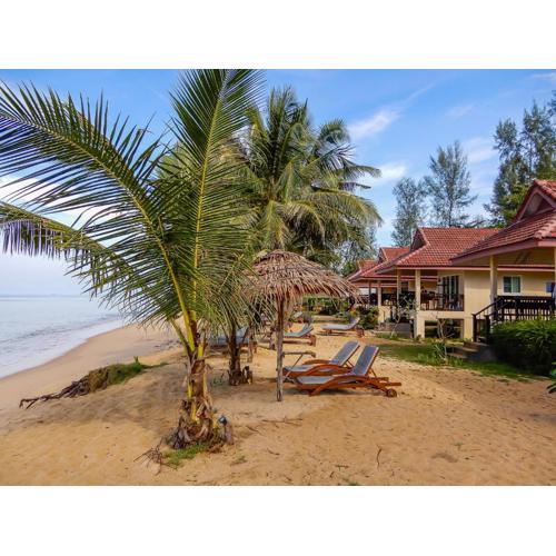Pranee Beach Bungalows