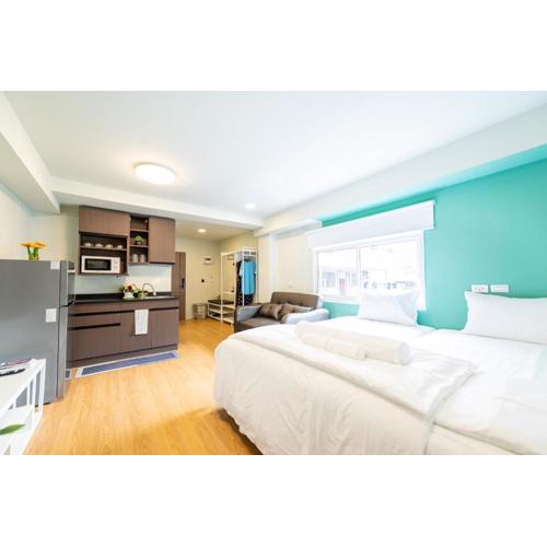 Premier Studio Room with Two Semi-Double Beds