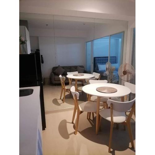 Premium 1Bedroom Condo Unit Near Airport, MOA, Casinos, SM Bicutan