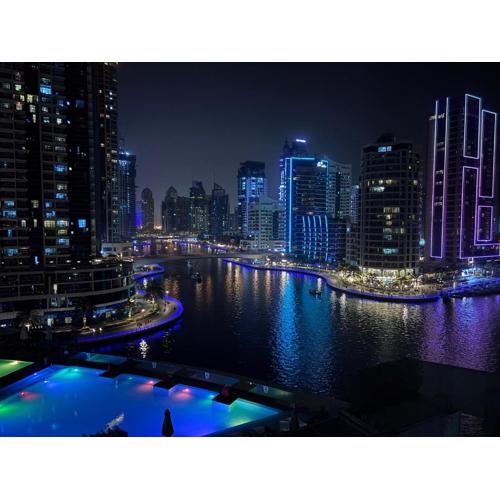 Premium 1BR in Dubai Marina King Bed, Marina View, Near JBR, Beach & Vibrant Nightlife
