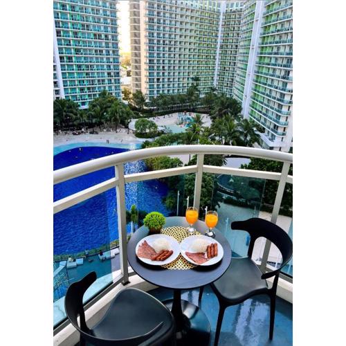 Premium 2bedrooms, Azure Condotel Staycation - beach view