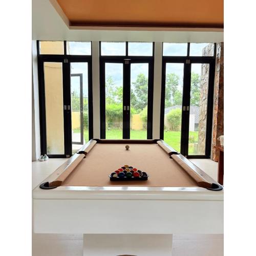 Premium 5 Bedroom Family Estate Overlooking Lake Taal