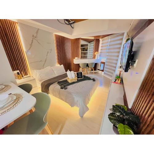 Premium & Spacious Studio with PS4, Karaoke & Netflix