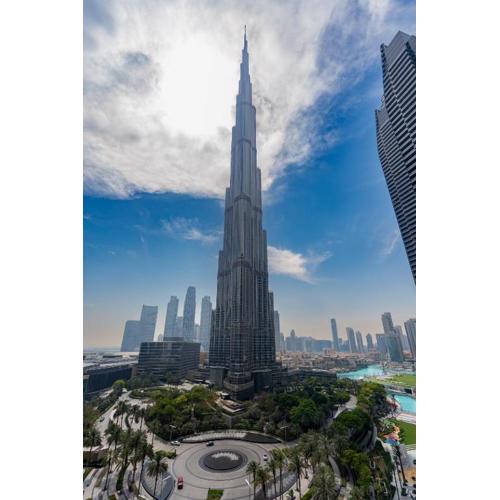 Prestige Living 1BR with Full Burj Khalifa View by Auberge
