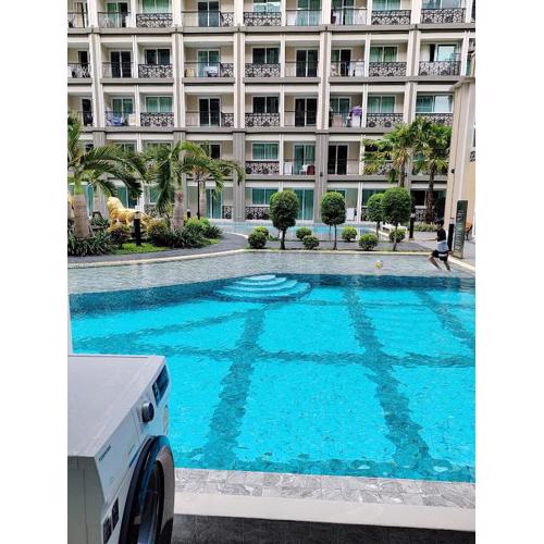 Pretty nice pool view一楼泳池景观房