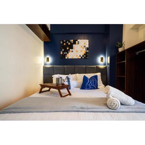 Prime 2-BR apartment near major business districts