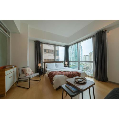 Prime Avant BGC Location Apartments by PH Staycation