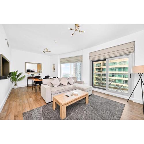 Prime Downtown Burj Khalifa I Sleeps 8