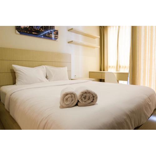 Prime Location Studio Apartment at Elpis Residence near Ancol By Travelio