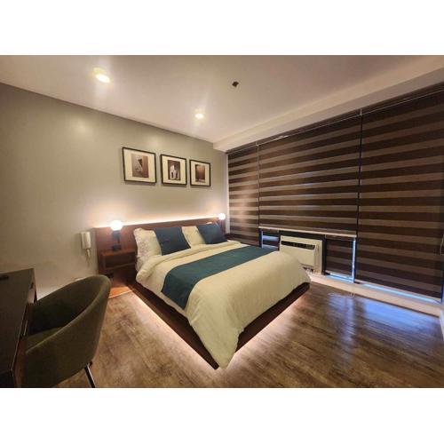 Prime Location Walk to Nightlife! The Gramercy