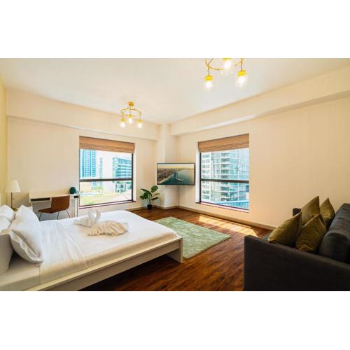 Prime Spacious 5Bedroom plus Maidroom on JBR Beach near Metro ,Walk to The Mall, Dining & Entertainment - By Sunkissed Holiday Homes