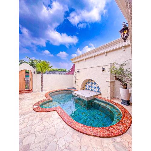 Princessa Villa by Raminten