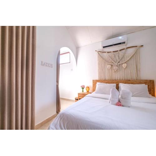 Private 3BR Villa Bali Work & Relax Retreat near Canggu, Bathtub