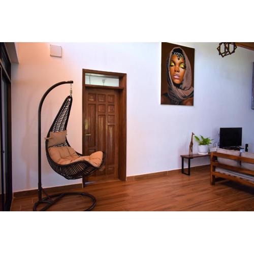 Private Backdoor Villa with big swimming pool and services of chef included