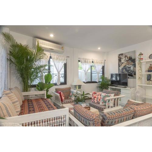 Private cozy home - best location - free pickup