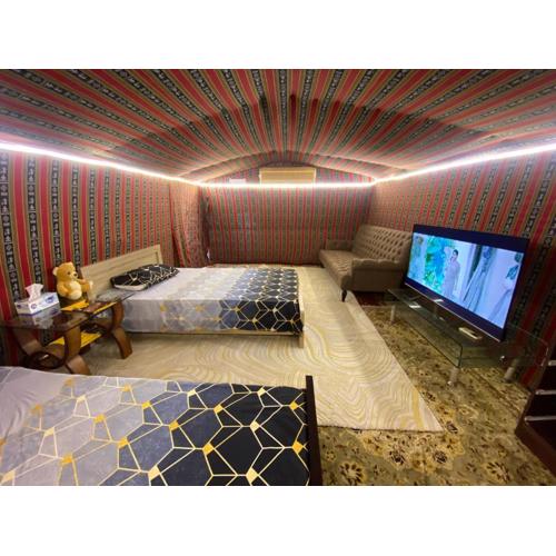 private farmhouse Tent Room