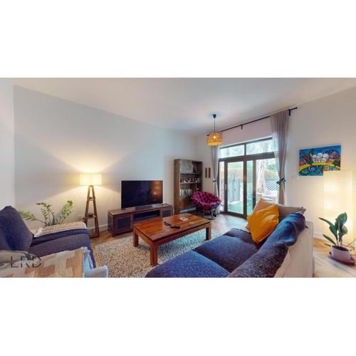 Private Garden Lake Views Fully Furnished