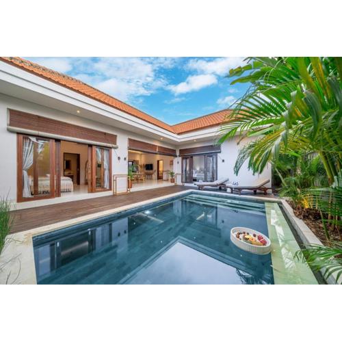 Private Pool, Perfect Location -Your Exclusive 3-Bedroom Villa in Canggu -Book Now!