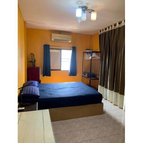 Private room with AC and fan, near Rajapruek Park