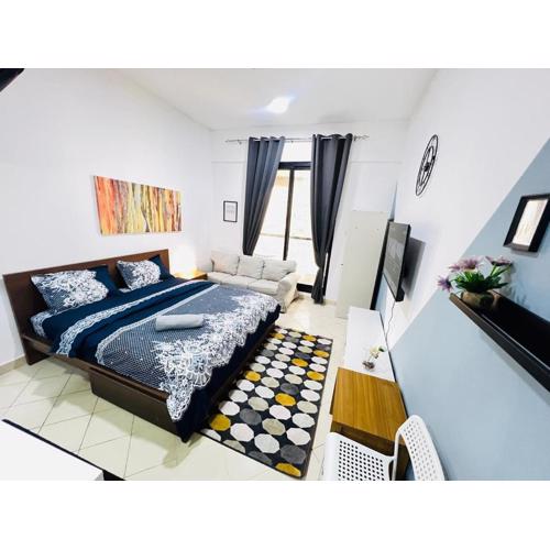 Private Room with Curtains in Marina & Blue water