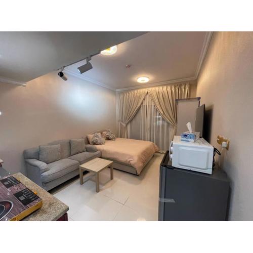 Private studio with balcony Shj