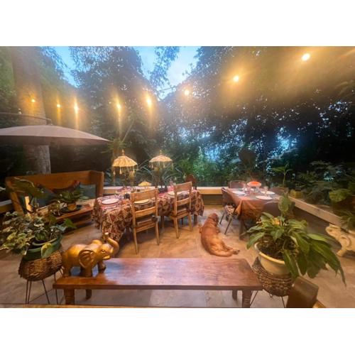 Private suite close to pools, hot springs, falls and more!