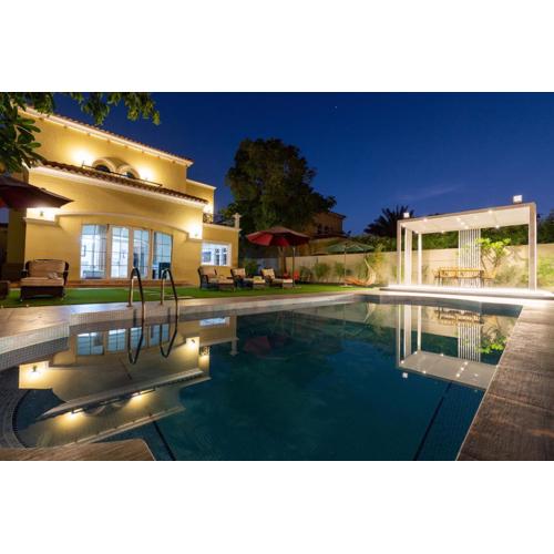 Private villa in Dubai with swimming pool and huge garden