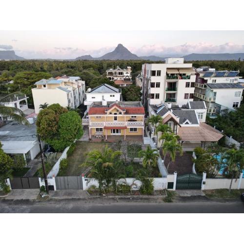 Private Villa & Pool, steps from the Beach