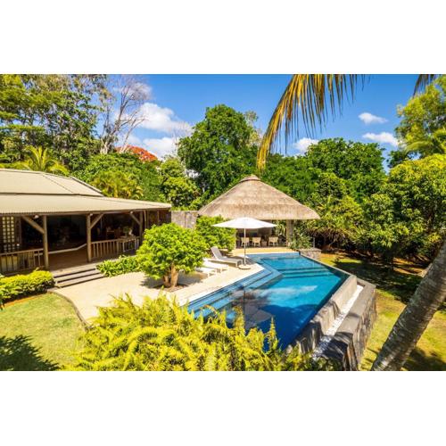 Private Waterfront Villa Retreat