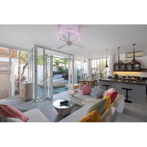 PROMO Modern Seminyak Pvt Villa with Pool and Parking