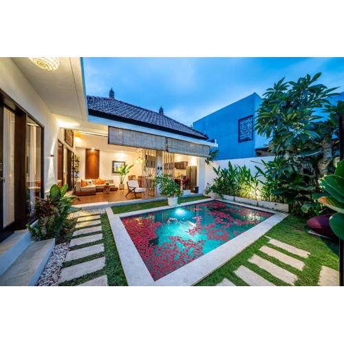 PROMO!!! New Rosa Villa 3 Modern, Luxury and Quite 3BR Villa in Tumbak Bayuh Canggu, Dedicated to Digital Nomads