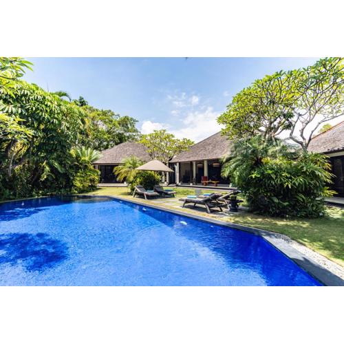 PROMO Tropical 3 BD Villa with office and parking