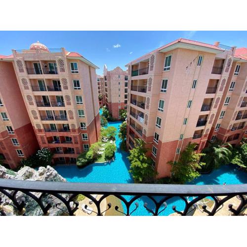 ΛPΛRTMENTS in Seven Seas condo