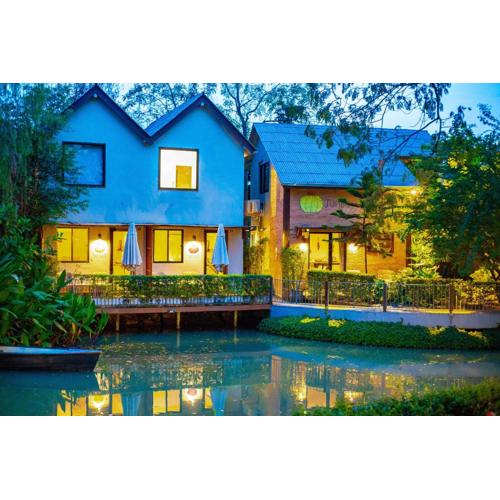 Pumpkin Art Town พัมคิน อาร์ต ทาวน์