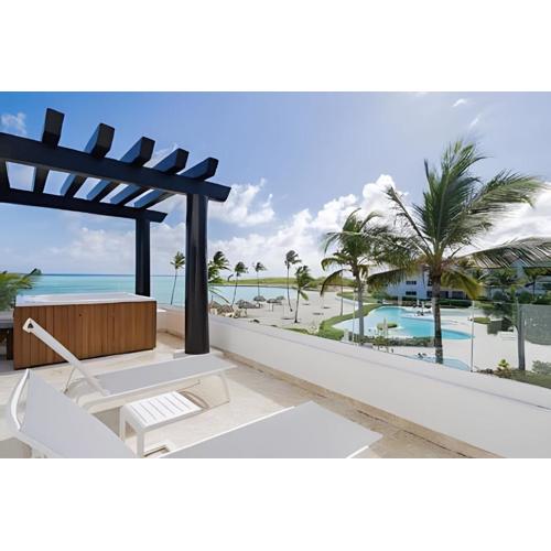 Punta Palmera Beach Front and pool views Cap Cana