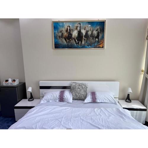 Queen Cleopatra suite