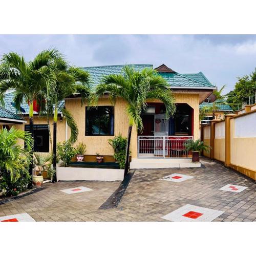 Queen Elizabeth Apartment