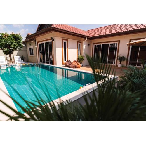 Queen Massarossa Pool Villa Pattaya-25