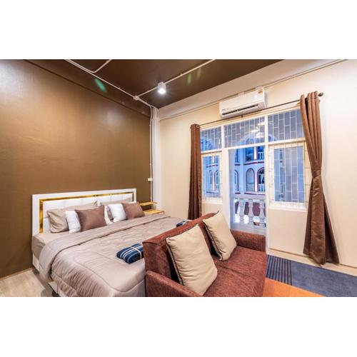 Queen On Street Guest House