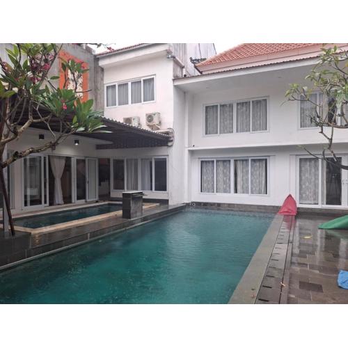 Queen Villa Jimbaran By Novita