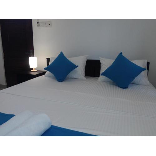 Queens Airport Residence