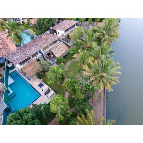 Queens Mount Tri Villas