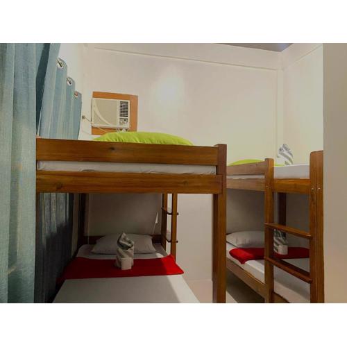 Queen's Room Rental 1