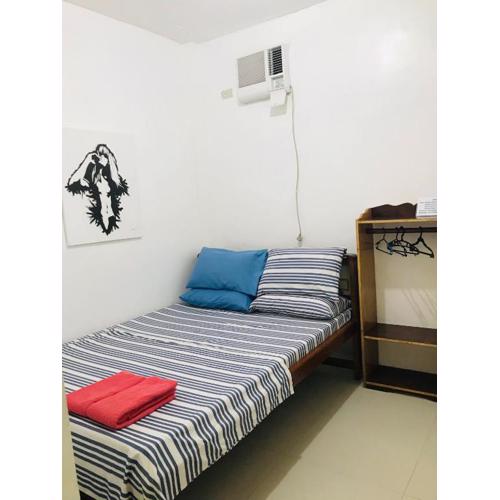 Queen's Room Rental 3