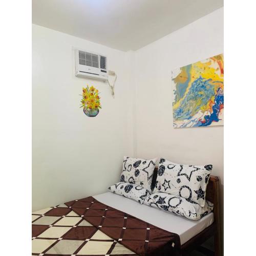 Queen's Room Rental 4