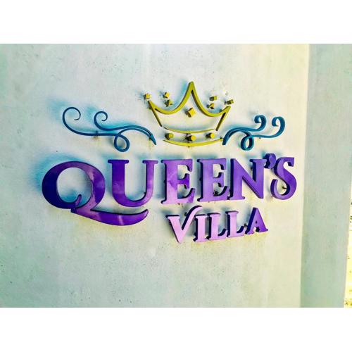 Queen's Villa