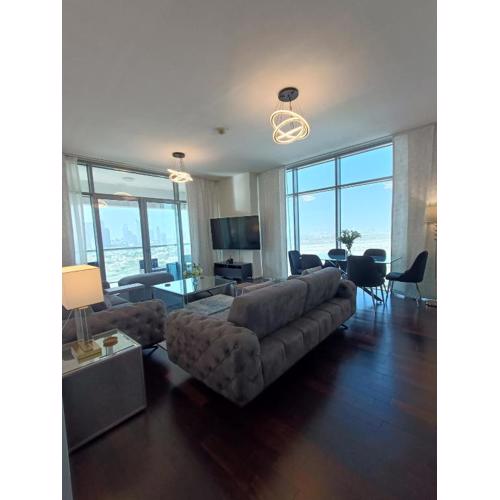 Quill Residence - Canal View Spacious 3 bedroom Apartment