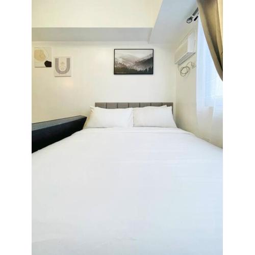 R2 Minimalist Snug Haven